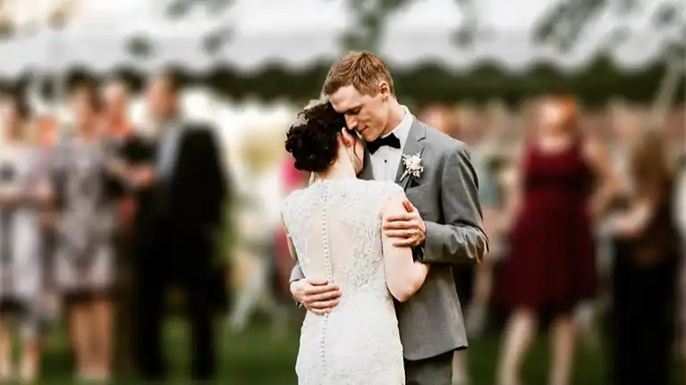 Today the Drought family continues the tradition with U pick apples and sunflowers seasonal festivals and a welcoming orchard store and cafe.8